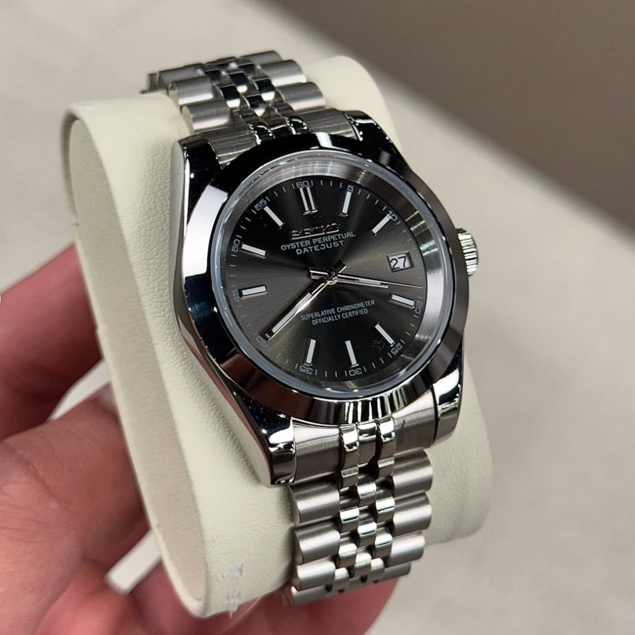 LUNORO® Satin Smoke Dial