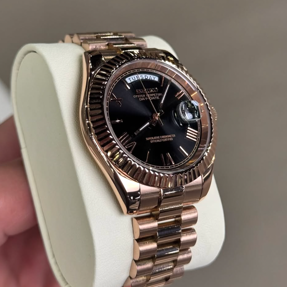 LUNORO® Golden Roman Numeral Dial