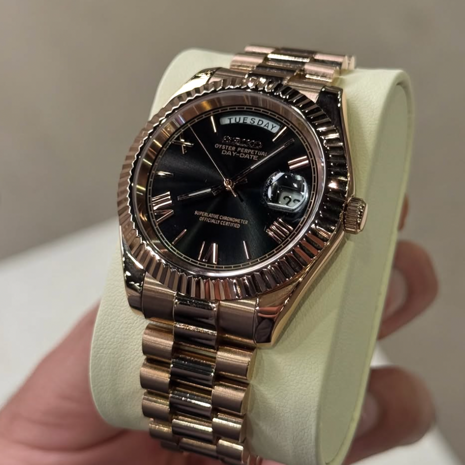 LUNORO® Golden Roman Numeral Dial