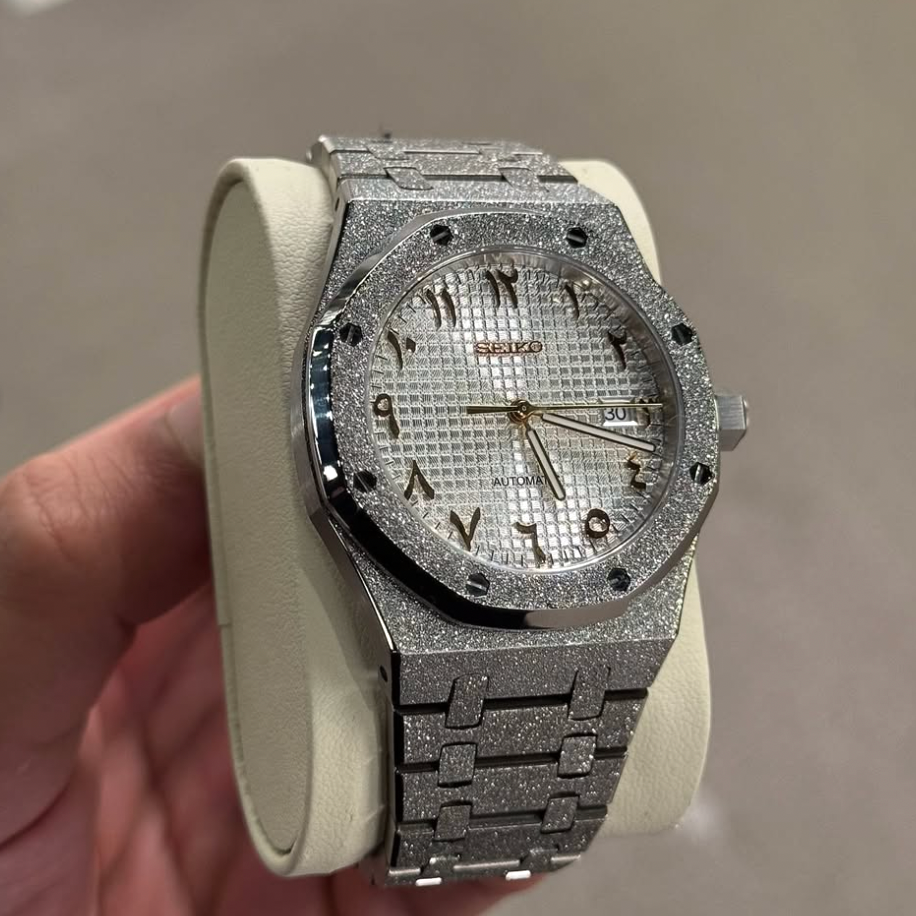 LUNORO® Frozen Eclipse Arabic Dial