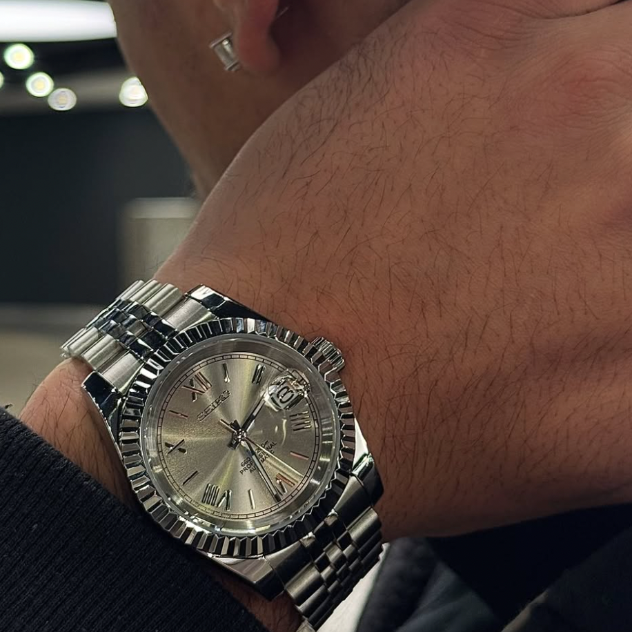 LUNORO® Chrome Roman Numeral Dial