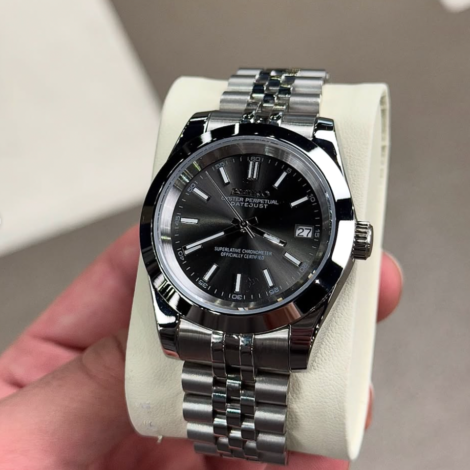LUNORO® Satin Smoke Dial